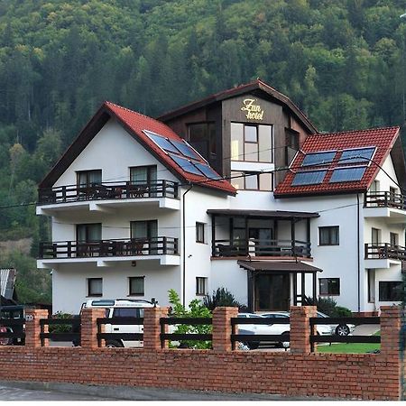 Zan Hotel Voineasa Luaran gambar